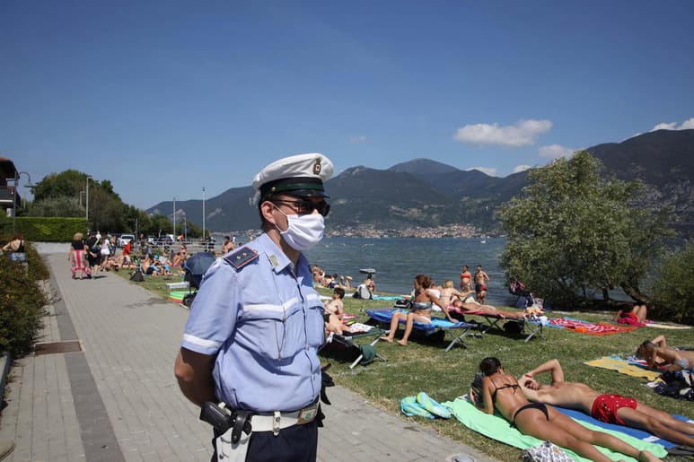 Italia registró 13 muertos con coronavirus en las últimas veinticuatro horas, un aumento frente a los tres de ayer domingo, mientras que los nuevos contagios descendieron hasta los 190. (ARCHIVO)