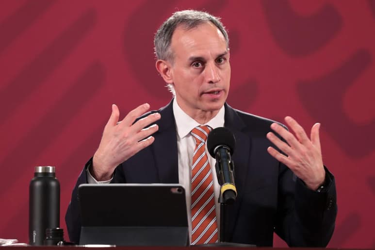 Hugo López-Gatell Ramírez, subsecretario de Prevención y Promoción de la Salud señaló, este lunes, que 'no hay intención de inhibir el diálogo con los gobernadores, pero el mecanismo es a través de la Conferencia Nacional de Gobernadores (Conago)'. (EFE)
