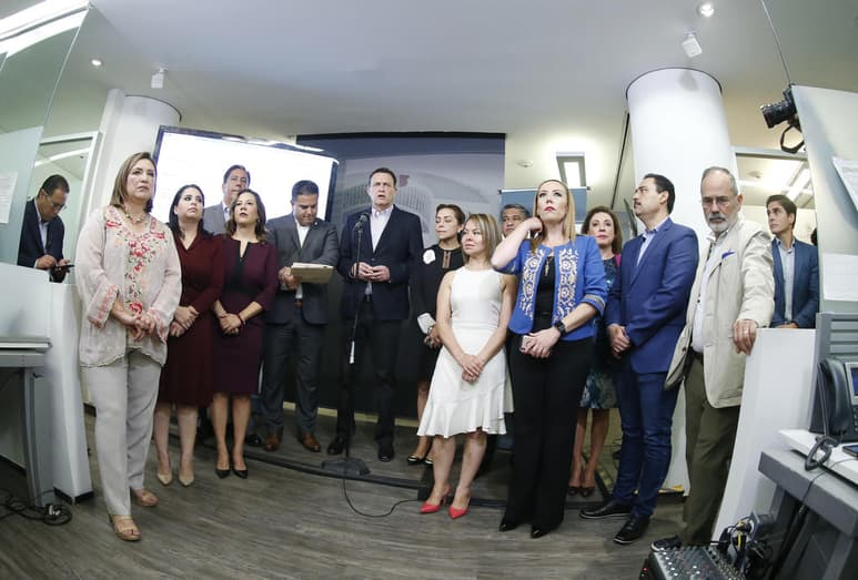Por omisiones y negligencia en la atención y manejo de la pandemia por COVID-19, que hubieran cometido las autoridades federales, el grupo parlamentario del PAN en el Senado presentó una queja ante la Comisión Nacional de los Derechos Humanos (CNDH). (ARCHIVO)
