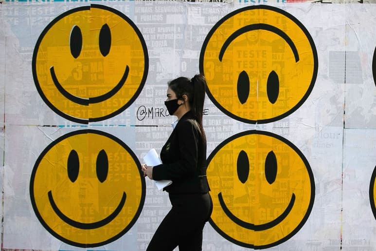 Asegura Estados Unidos que hackers chinos operan en 11 países para robar datos sobre los avances de la nueva vacuna. (EFE)