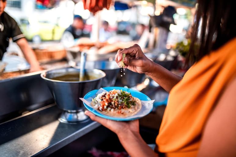 ¿Eres de los que ama la comida y se le antoja cada plato que ve en la televisión o en el puesto de la esquina? Estas tres producciones son para ti. (INTERNET)