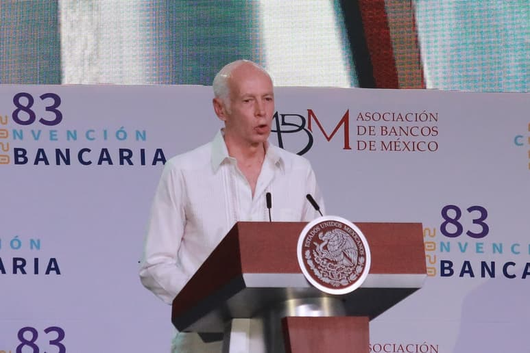 Ante el regreso a las actividades económicas, el presidente de la Asociación de Bancos de México (ABM), Luis Niño de Rivera, dijo que la falta de consistencia por parte de las autoridades de Salud está afectando la recuperación del país. (ARCHIVO)