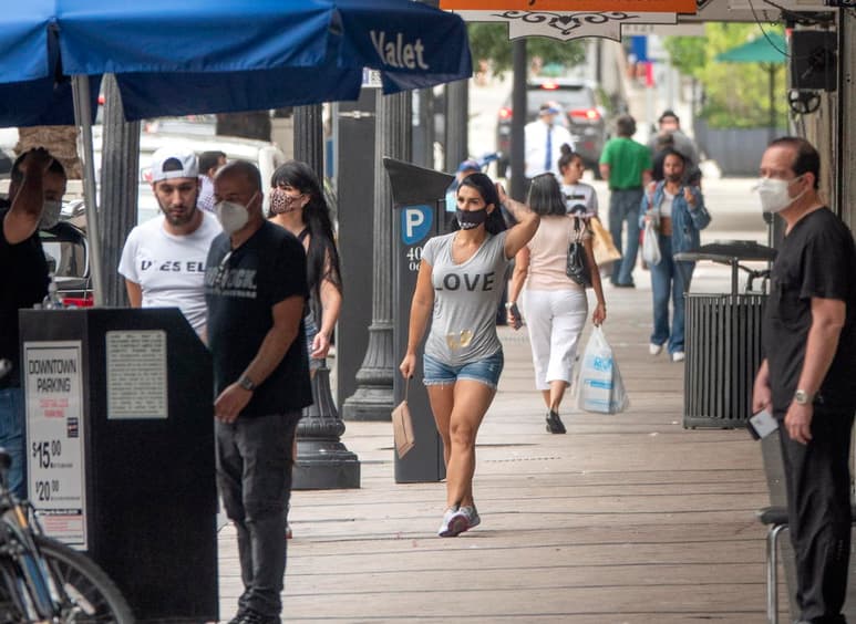 Florida contabilizó 173 fallecimientos por COVID-19 en las últimas veinticuatro horas, un nuevo récord en el estado. (ARCHIVO)