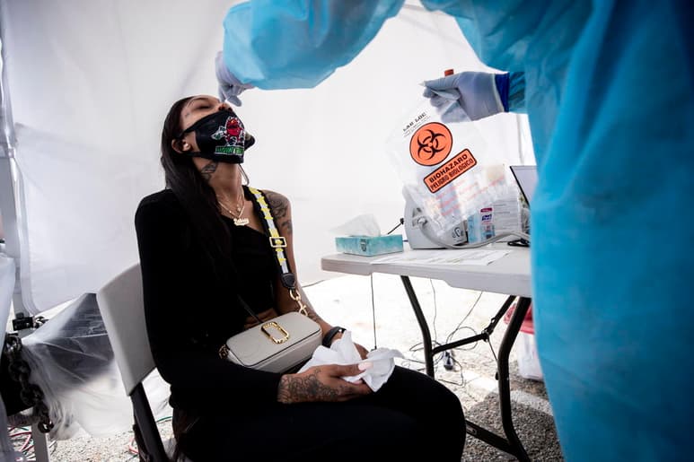 Estados Unidos, el país del mundo más afectado por la pandemia de la COVID-19, superó este jueves los 4 millones de casos confirmados de coronavirus. (ARCHIVO)