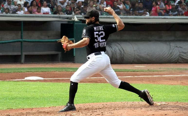 De acuerdo al director general, Gerardo Quezada, de resultar inocente, se evaluaría a fondo el regreso del pitcher al conjunto del sarape.
(ARCHIVO)