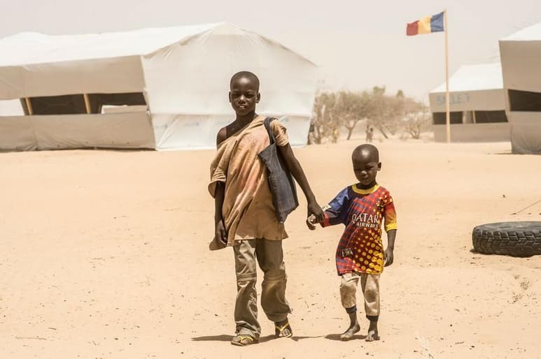 El grupo yihadista Boko Haram hizo uso de al menos 203 menores, la mayoría niñas, para perpetrar ataques terroristas suicidas entre enero de 2017 y diciembre de 2019. (ARCHIVO)