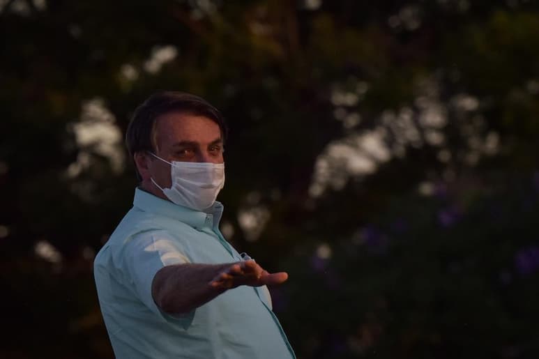 La Corte Suprema de Brasil ordenó este viernes a la red social Twitter suspender las cuentas de políticos, empresarios y personalidades allegadas al presidente del país, Jair Bolsonaro, que son investigados por presunta diseminación de noticias falsas. (ARCHIVO)