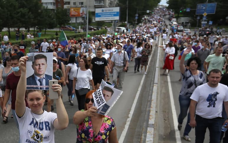 El gobernador es acusado de 'organizar el intento de homicidio y el asesinato de una serie de empresarios' locales entre 2004 y 2005 y se encuentra ahora en una prisión de Moscú. (EFE)
