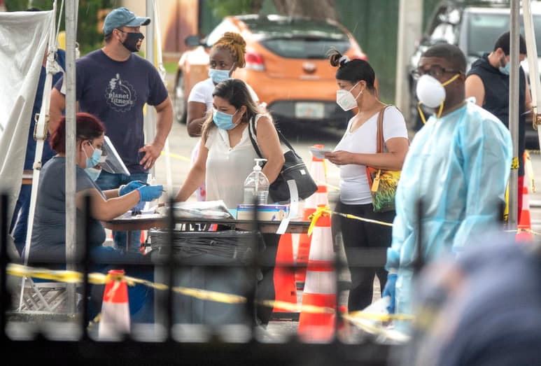 Florida, el segundo estado más afectado por la pandemia en Estados Unidos después de California, sumó este domingo más de 9,000 casos en las últimas 24 horas, en su mayoría en Miami Dade (2,901), el epicentro del contagio en el estado. (ARCHIVO)