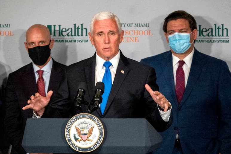 El vicepresidente Mike Pence dijo este lunes en Miami que el comienzo de los ensayos clínicos de la Fase 3 de la vacuna contra la COVID-19 de la empresa Moderna es 'esperanzador' y confió en que antes de fin de año millones de estadounidenses podrán disponer de esta importante herramienta para derrotar la pandemia. (EFE)