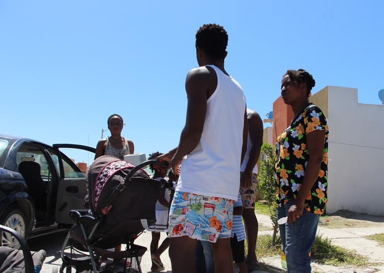 La Agencia de la ONU para los Refugiados (ACNUR) prepara 48 casas prefabricadas, similares a las utilizadas en campamentos de refugiados en distintas partes del mundo, para atender a migrantes y solicitantes de asilo que están varados tanto en la frontera norte de México como al sur del país, informó la agencia el lunes. (ARCHIVO)