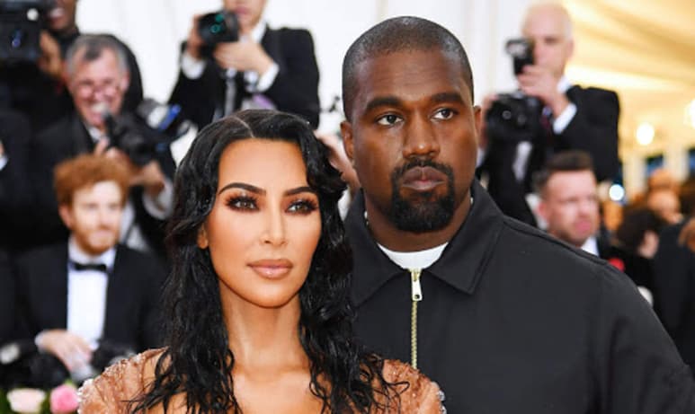 Tras la polémica que se desató en torno a Kanye West, Kim Kardashian fue vista junto al rapero llorando dentro de su vehículo. (ESPECIAL)