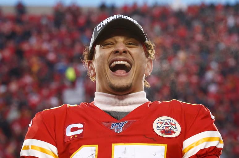 Con 24 años de edad, Mahomes se une al grupo de inversionistas de los Royals de Kansas City, la ciudad que ya lo adoptó como su hijo pródigo después de que les regresó el trofeo Vince Lombardi tras 50 años de espera. (ARCHIVO)