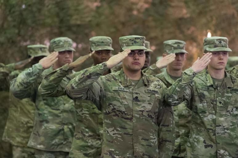 El secretario de Defensa der EUA, Mark Esper, informó este miércoles que retirará 11,900 militares de Alemania, de los cuales 5,600 se reubicarán en otros países de la OTAN, principalmente Bélgica e Italia, y otros 6,400 regresarán al país. (ARCHIVO)
