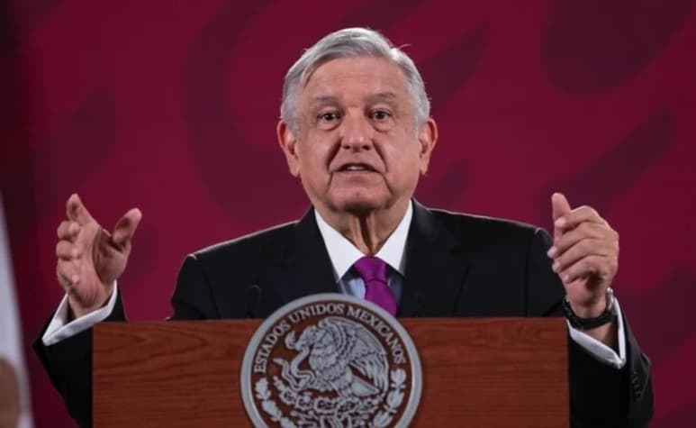 En conferencia de prensa, el titular del Ejecutivo federal manifestó que los nuevos consejeros del órgano electoral deben de actuar con rectitud y que tengan la arrogancia de sentirse libres porque es lo que necesita la democracia en el país.
(EL UNIVERSAL)