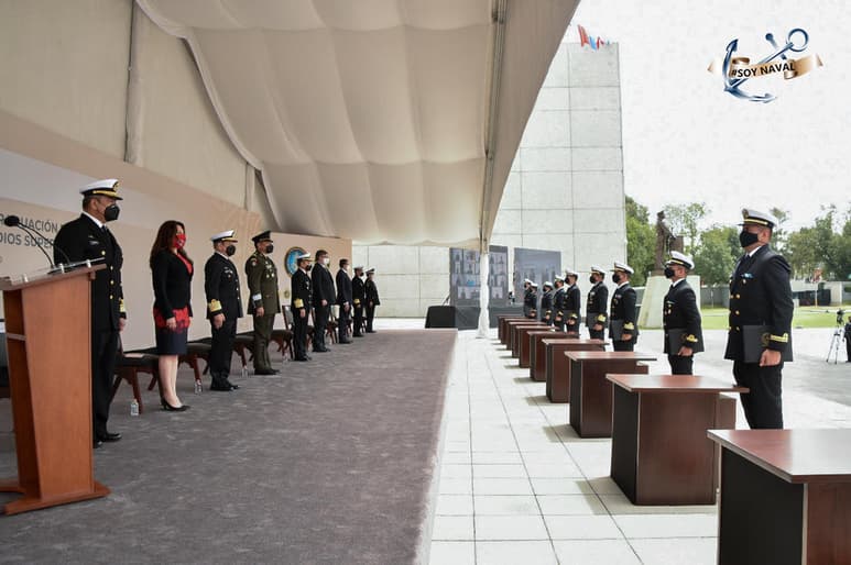 El secretario de Marina, José Rafael Ojeda Durán, presidió este miércoles la graduación de 312 elementos navales que concluyeron sus estudios de posgrado en el Centro de Estudios Superiores Navales (CESNAV), entre ellos personal militar de Colombia, Guatemala, Nicaragua, Panamá y Perú. (ARCHIVO)