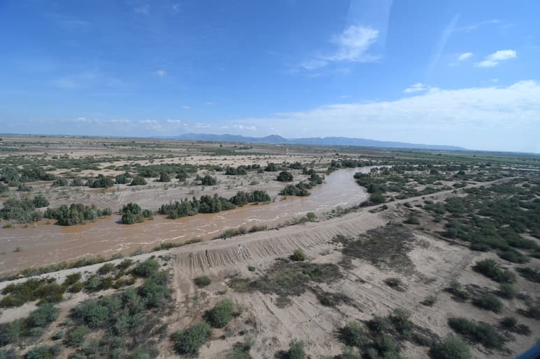 El martes en la noche se alertó que el volumen de agua alcanzaría los 200 metros cúbicos. (EL SIGLO DE TORREÓN)