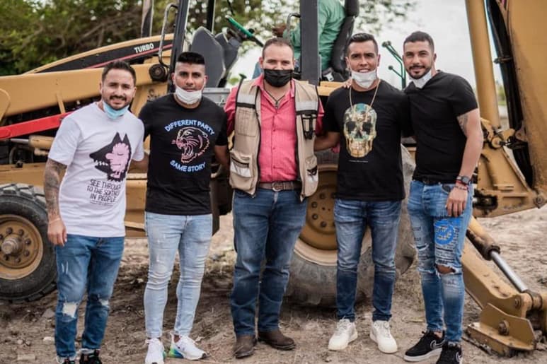 Las figuras reconocidas en La Laguna, participaron dando el banderazo inicial, por lo que Avalos Rodríguez agradeció su participación y expresó su admiración. (REDES SOCIALES)