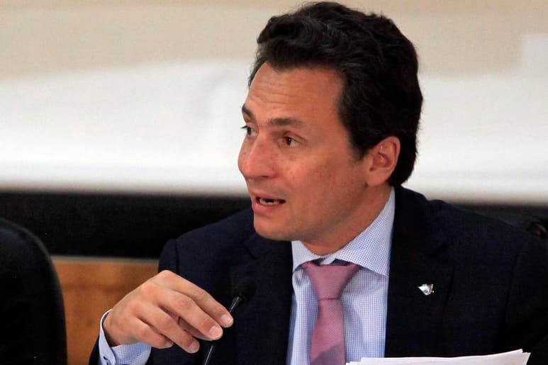 En conferencia de prensa, el titular del Ejecutivo federal señaló que a Lozoya Austin la Fiscalía General de la República (FGR) lo está protegiendo, y que se encuentre sujeto a proceso desde un hospital, como parte del acuerdo de ser testigo colaborador.
(ARCHIVO)