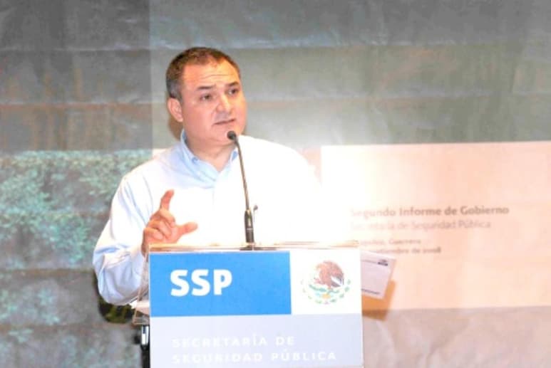 Ramón Eduardo Pequeño García y Luis Cárdenas Palomino, dos cercanos al exsecretario mexicano de Seguridad Pública, Genaro García Luna, fueron acusados este jueves por un gran jurado en Nueva York de dejar operar 'con impunidad' al cártel de 'El Chapo' y recibir sobornos millonarios, de acuerdo con un comunicado de la fiscalía del Distrito Este de Nueva York que señala que García Luna está acusado de estar implicado en una empresa criminal. (ARCHIVO)