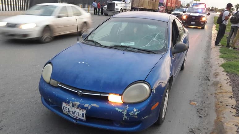 El accidente ocurrió minutos después de las 7:00 de la mañana de este viernes, sobre los carriles laterales con dirección de Lerdo a Torreón, a unos metros del puente vehicular Tlahualilo.
(EL SIGLO DE TORREÓN)