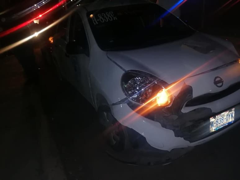 Los hechos ocurrieron minutos después de las 00:00 horas en el cruce de la avenida Nacional y la calle Pedro Anaya de dicho sector habitacional.
(EL SIGLO DE TORREÓN)