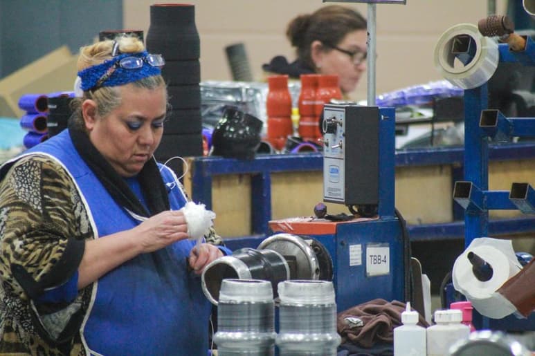 El presidente del Consejo Nacional de la Industria Maquiladora y Manufacturera de Exportación (Index), Luis Aguirre Lang, explicó que en los cuatro meses que van de la pandemia se registró esta disminución.
(EL UNIVERSAL)