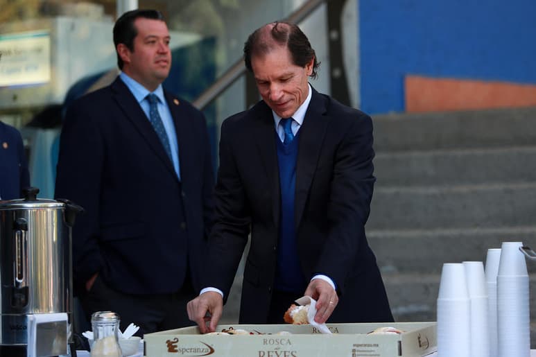 A Jaime Ordiales lo señalaron como el nuevo responsable del club Cruz Azul de manera momentánea, en lo que Guillermo Álvarez Cuevas prepara su defensa (por supuestos delitos de delincuencia organizada y operaciones con recursos de procedencia ilícita) ante las autoridades. (ARCHIVO)