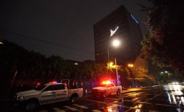 De acuerdo con fuentes ministeriales, Lozoya Austin abandonó el nosocomio custodiado por elementos de la Policía Federal Ministerial de la Fiscalía General de la República (FGR).
(EL UNIVERSAL)