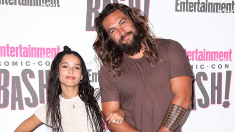 Este sábado el actor Jason Momoa está de manteles largos, pues celebra sus 41 años de edad, por lo que su hijastra Zoë Kravitz no quiso dejar pasar la oportunidad para expresarle cuánto lo quiere. (ESPECIAL)
