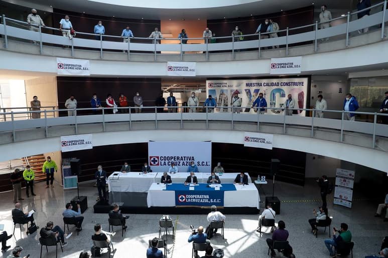 Una fuente reveló que la intención en estas juntas del sábado, en la Ciudad de México, Oaxaca e Hidalgo, es solidarizar el respaldo para el director general y no aceptar su salida de la organización. (EL UNIVERSAL)