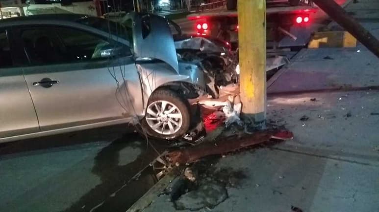 Los agentes de la Policía Municipal corroboraron que se trataba de un vehículo con reporte de robo vigente. (EL SIGLO DE TORREÓN)