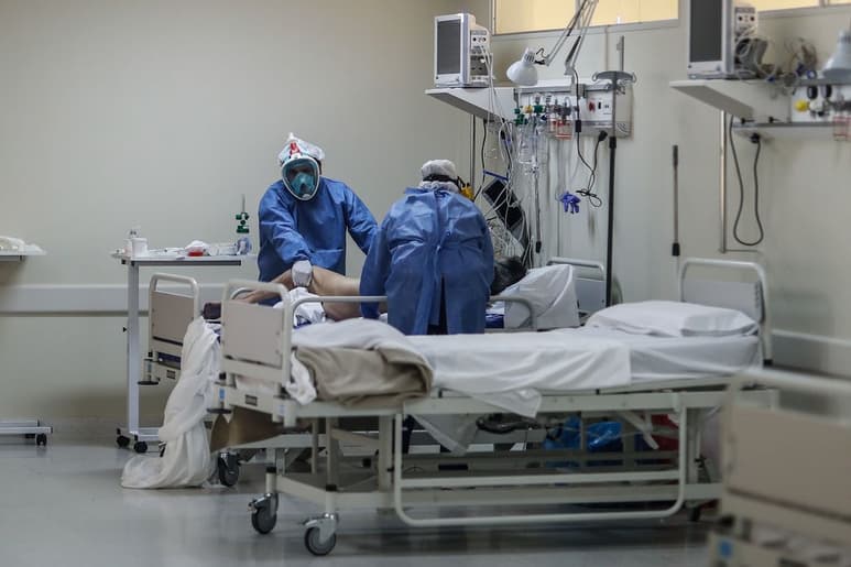La Asociación Mexicana de Instituciones de Seguros ofrece un seguro de vida al personal del Sector Salud que atiende a pacientes COVID-19. (ARCHIVO)