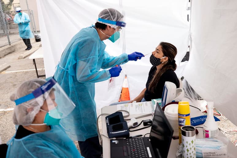 El resurgimiento del coronavirus en zonas urbanas y rurales de Estados Unidos marcan “una nueva fase” de la pandemia. (ARCHIVO)