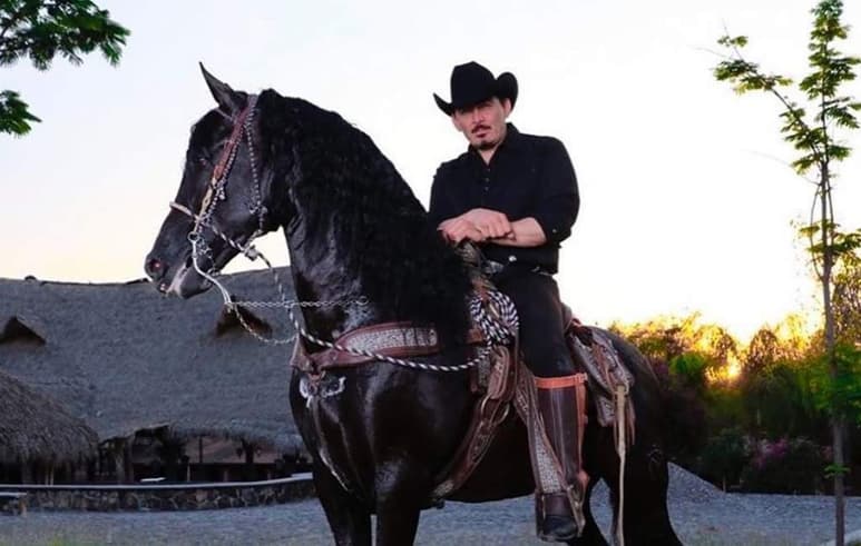 A lo largo de su vida, el hijo del 'Poeta del Pueblo' ha atravesado pérdidas, accidentes, escándalos y atentados. (INSTAGRAM)