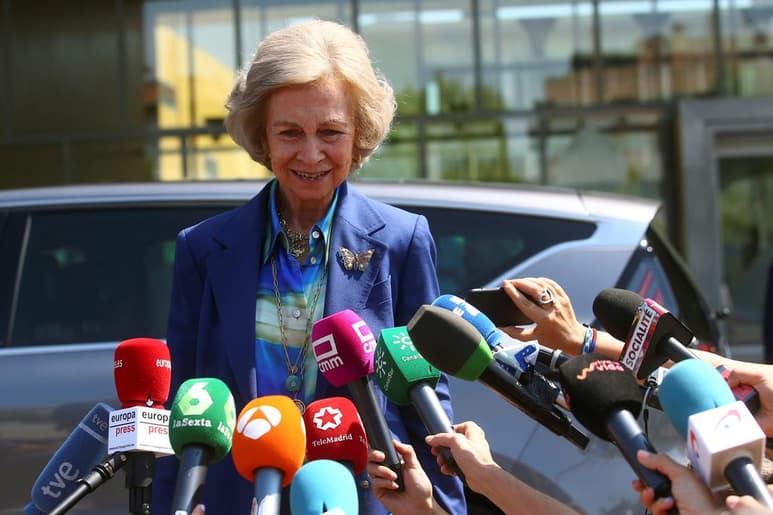 La madre del actual rey, Felipe VI, ha quedado al margen de la controversia al no tener relación con los presuntos negocios en los que pudo participar el rey emérito. (ARCHIVO)