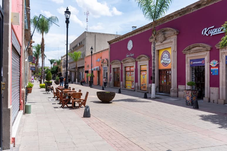 En Durango hay establecimientos recién abiertos y otros que luchan por mantener sus operaciones. (EL SIGLO DE TORREÓN)