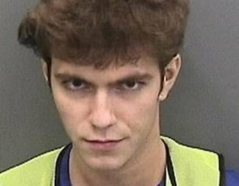 Un adolescente de Florida identificado como el autor intelectual de un plan que logró apoderarse de cuentas de Twitter de destacados políticos, celebridades y empresarios tecnológicos se declaró inocente el martes de acusaciones de fraude. (ESPECIAL)