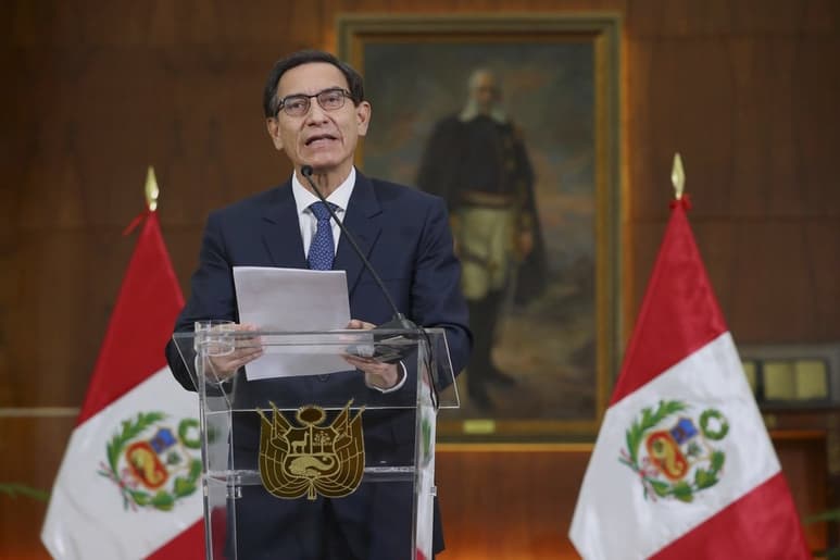 El presidente Martín Vizcarra aceptó la renuncia del primer ministro Pedro Cateriano y de los 18 ministros de su equipo. (EFE)