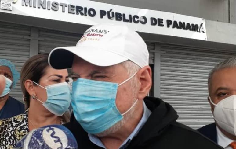 Martinelli, que ha estado esquivando la indagatoria fiscal por el caso Odebrecht, acudió hoy al MP. (ARCHIVO) 