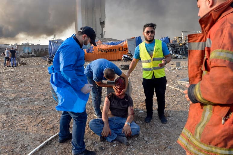 Hay al menos un centenar de personas a las que no se ha podido ubicar y que los daños en Beirut son enormes, en torno a los 3,000 o 5,000 millones de dólares. (EFE)