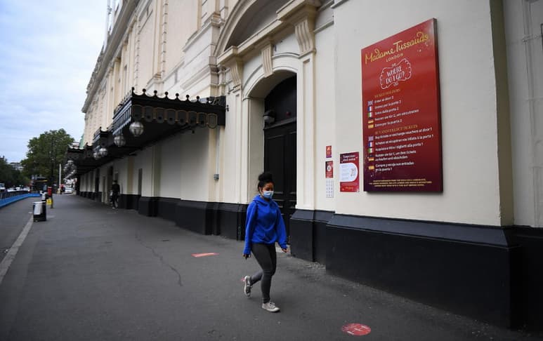 El Gobierno británico informó este miércoles de la detección de 892 contagios de la COVID-19 en las últimas veinticuatro horas. (EFE) 