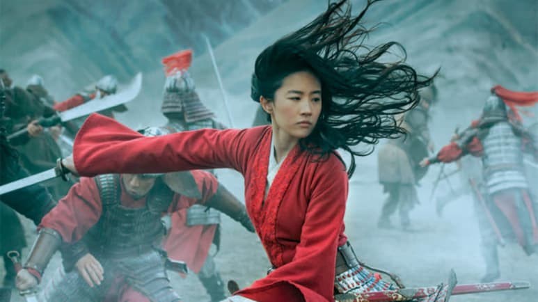 La decisión de la factoría Disney de estrenar la nueva versión de Mulan a través de su plataforma de “streaming” (Disney+) a cambio de una tarifa extra, ha caído como un jarro de agua fría entre sus muchos de seguidores, recalcando el precio “abusivo” de alquiler de la cinta. (ESPECIAL)