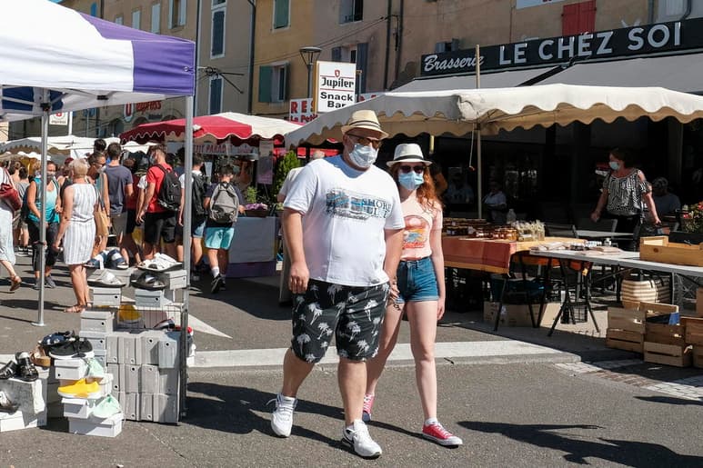 Francia registró este miércoles nueve muertos por coronavirus en las últimas 24 horas y 1,695 nuevos casos confirmados, su cifra más alta desde el pasado 30 de mayo. (EFE)
