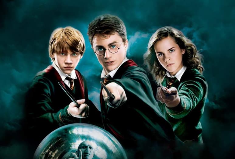 La recién estrenada plataforma Peacock se anotó ayer miércoles un importante tanto en las llamadas 'guerras del streaming' al anunciar que a partir de octubre tendrá en su catálogo las ocho películas de Harry Potter. (ESPECIAL)