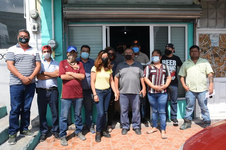El ex obrero Carlos Eloir Adame Morales adquirió un predio en la colonia CTM y lo pagó en su totalidad con los descuentos vía nómina, pero no se lo libera el dirigente Jorge Carlos Mata López. Cerca de 30 personas denuncian estar en la misa situación.