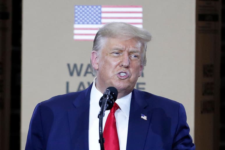El presidente de Estados Unidos, Donald Trump, firmó este jueves una orden ejecutiva con la que prohíbe cualquier transacción o negocio con ByteDance, el desarrollador chino de TikTok, a partir de 45 días. (EFE)