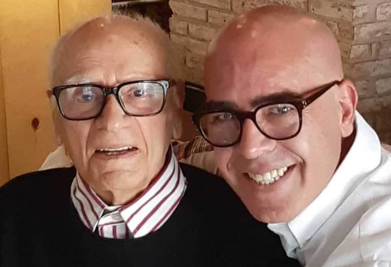 Gabriel Varela subió en Instagram una fotografía al lado de su fallecido padre.