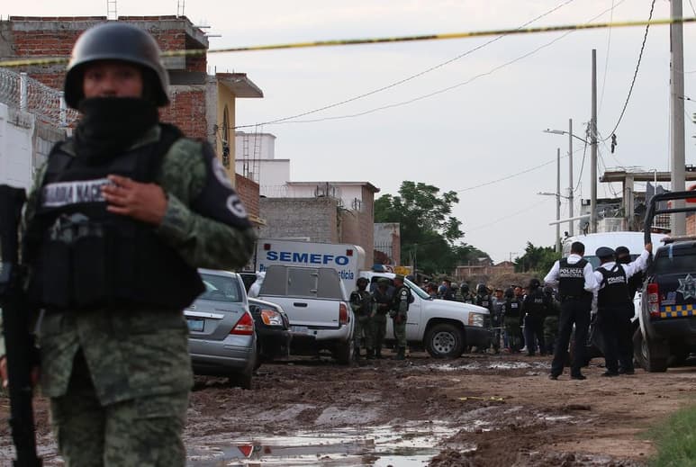 Hay al menos una decena de cárteles mexicanos, con redes que se expanden a Estados Unidos, Centroamérica, Suramérica y Europa, y una treintena de cédulas criminales dedicadas al tráfico de drogas, los secuestros y la extorsión.
(ARCHIVO)
