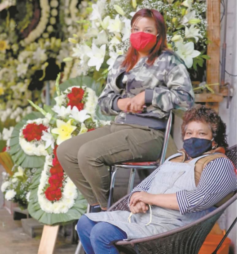 Patricia y Sara señalan que fue durante mayo cuando más personas acudían por parientes fallecidos por COVID.
(EL UNIVERSAL)